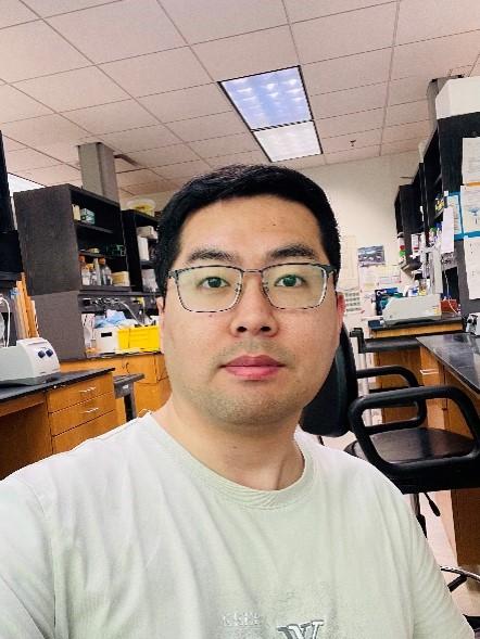 a selfie of zhanxiong in the lab